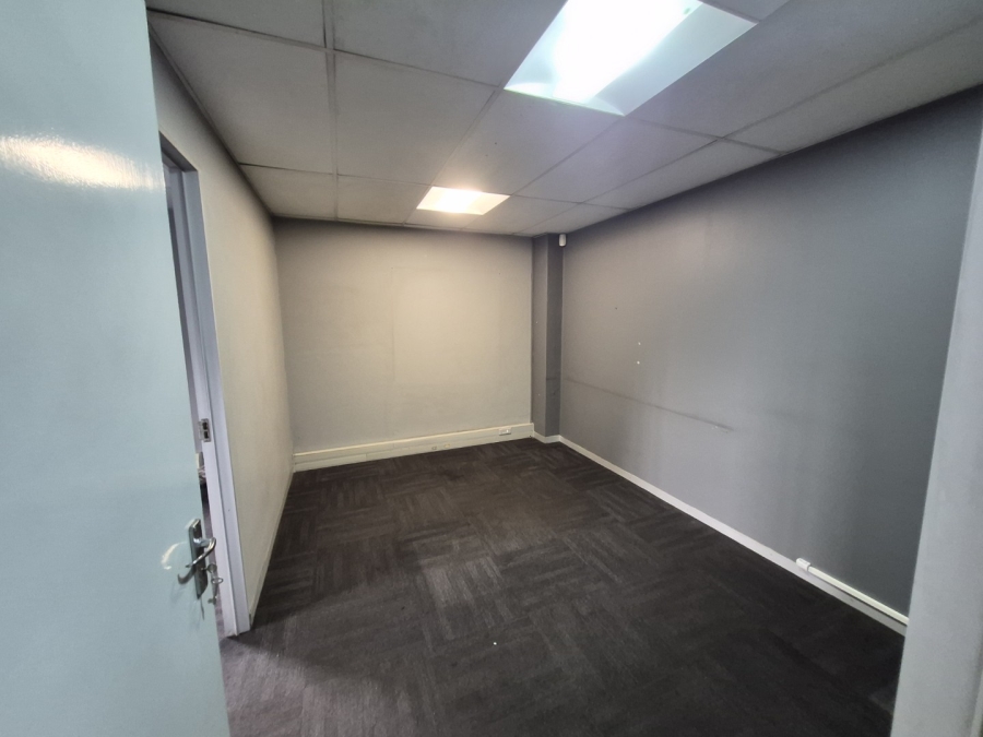 To Let Commercial Property for Rent in Paarden Eiland Western Cape